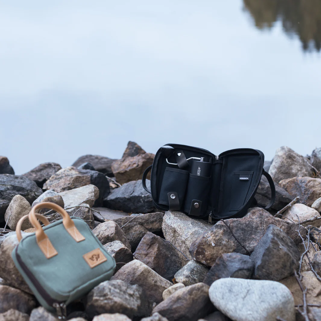 Comandante C40 Travel Bag - Image 3